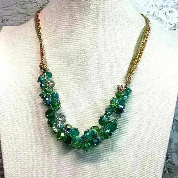 Vintage Green AB Aurora Borealis Glass Crystal Necklace - Picture 2 of 3